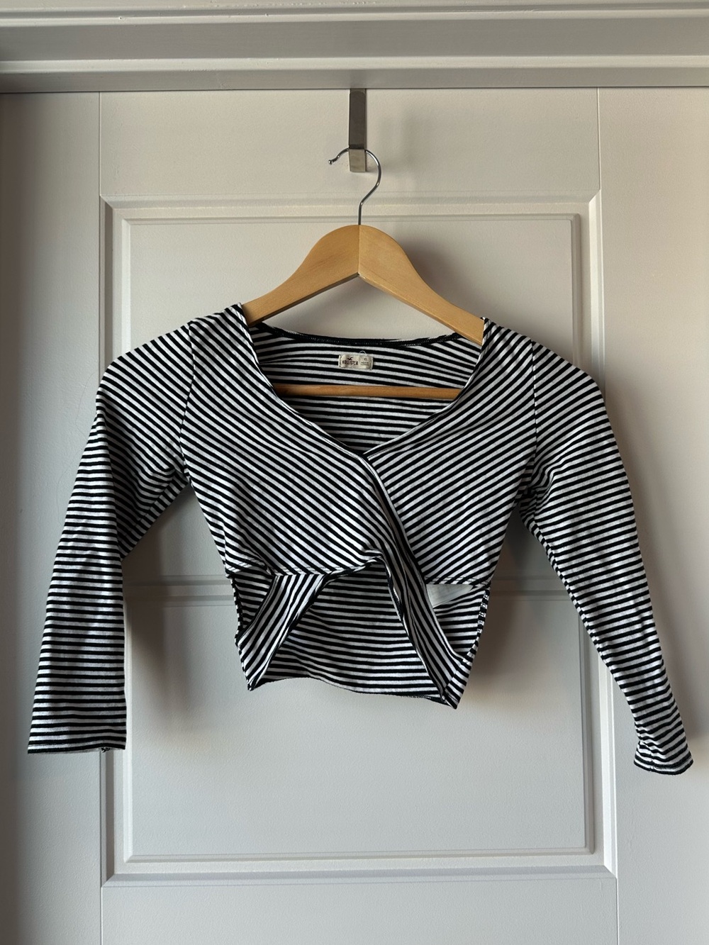 Hollister Black & White Striped 2/3 Sleeve Crop Top with Side Key Holes